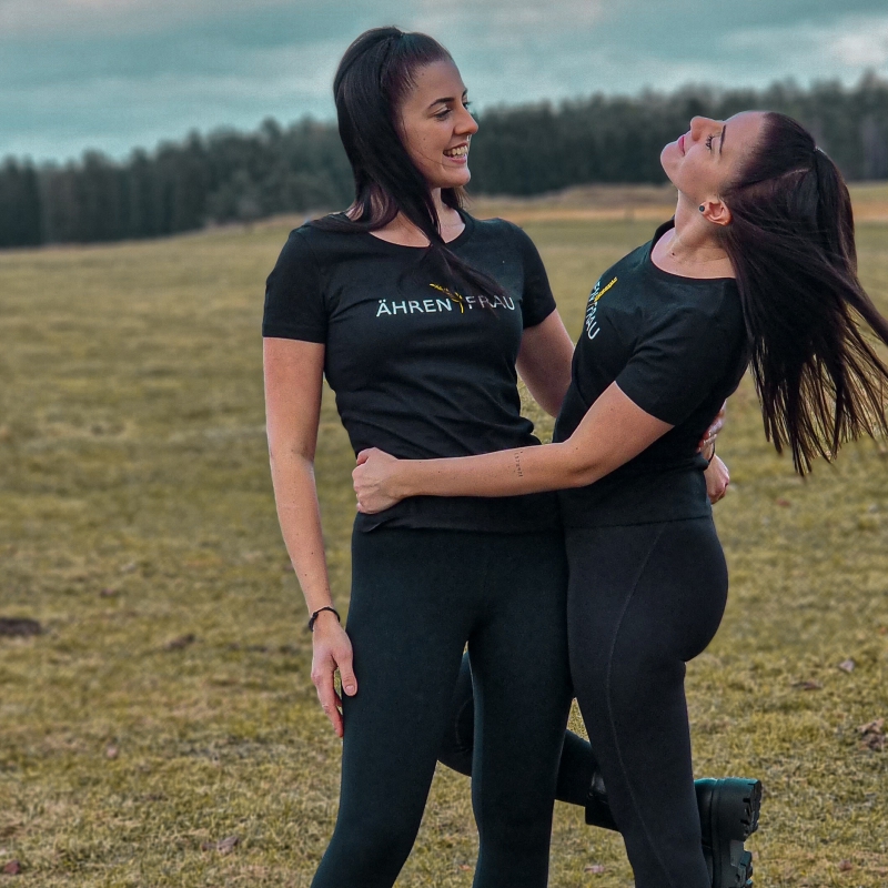 Dorfkind-Aehrenfrau_TShirt-schwarz-twinko-3